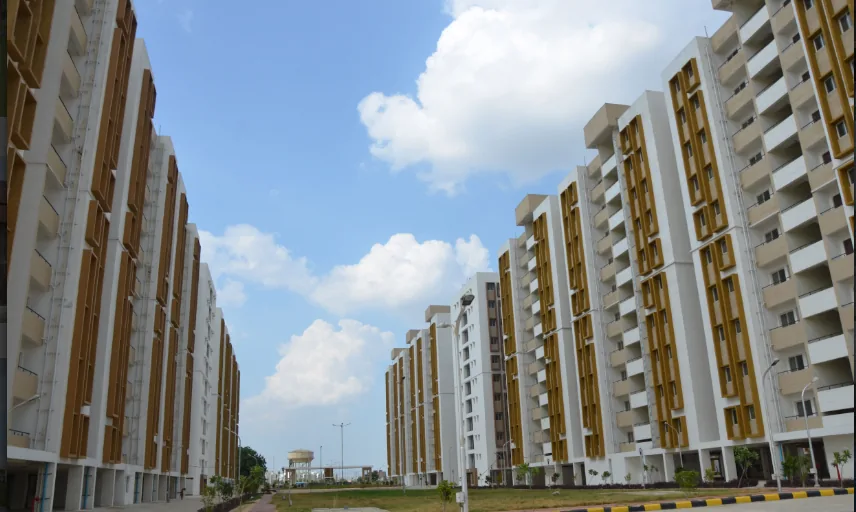 A row of KDA apartment towers, from our research analyst's form. Another KDA project, not these plots