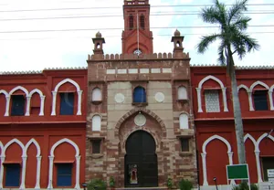Victoria Gate AMU Aligarh - panoramio.jpg