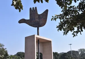 The open palm is the very symbol of modern Chandigarh (43554632864).jpg