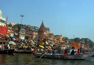 Dashashwamedh Ghat in Varanasi, Uttar Pradesh.jpg