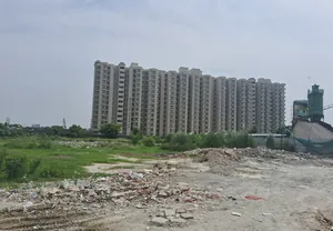 গাজিয়াবাদের বহুতল ৩.jpg