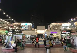 DLF Galleria, Gurgaon at Night.jpg