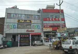 Saini Complex - Patiala Road - Zirakpur - Mohali 2016-08-08 9156.JPG