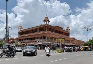 Tripoliya Bazaar across from Tripolia Pol Gate.jpg